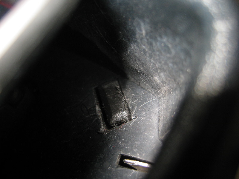 Ford-Fiesta-Side-View-Mirror-Turn-Signal-Light-Bulb-Replacement-Guide-029