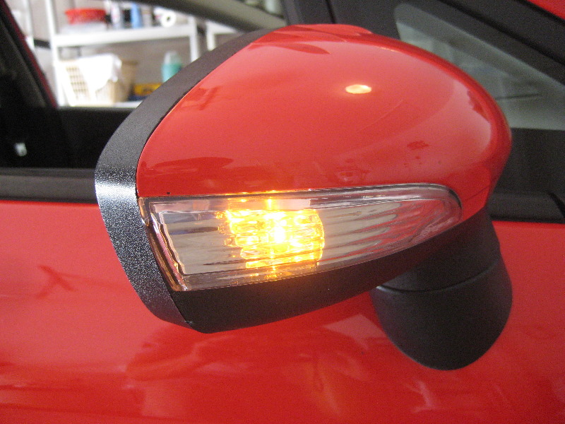 thumbnail image 2 of Pair Of Front Bumper Side Reflectors Marker Lights Lamp Yellow White Black For Audi Q5 / SQ5 2018 2019 2020 US Standard Modle 2 of 9