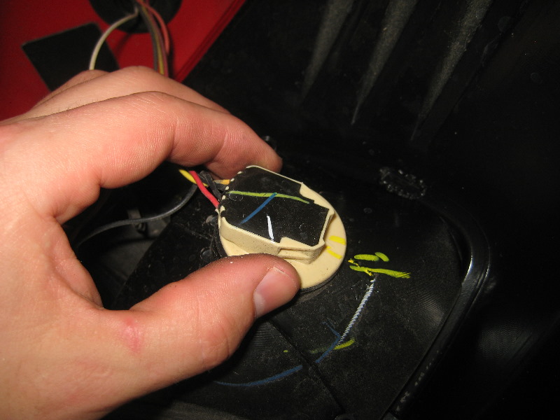 Ford-Fiesta-Tail-Light-Bulbs-Replacement-Guide-011