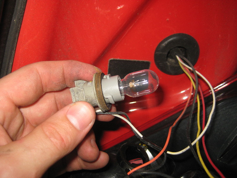 Ford-Fiesta-Tail-Light-Bulbs-Replacement-Guide-023