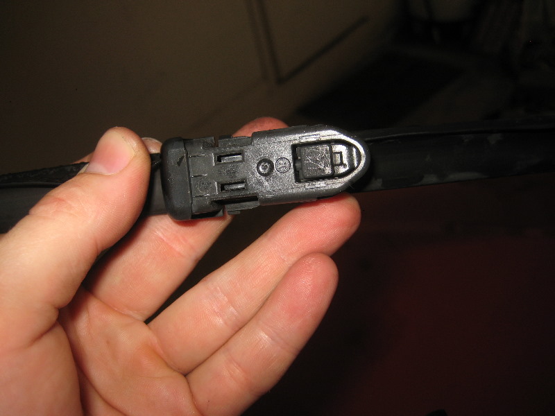 Ford-Fiesta-Windshield-Window-Wiper-Blades-Replacement-Guide-006