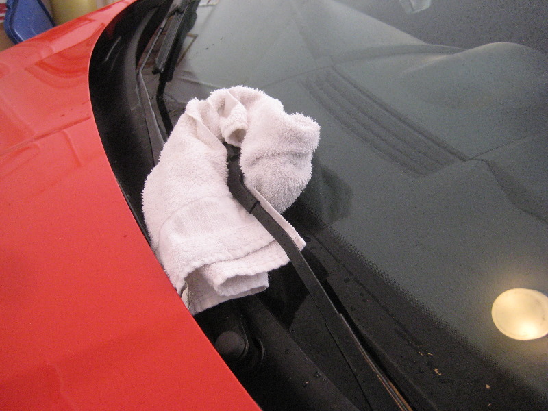 Ford-Fiesta-Windshield-Window-Wiper-Blades-Replacement-Guide-008