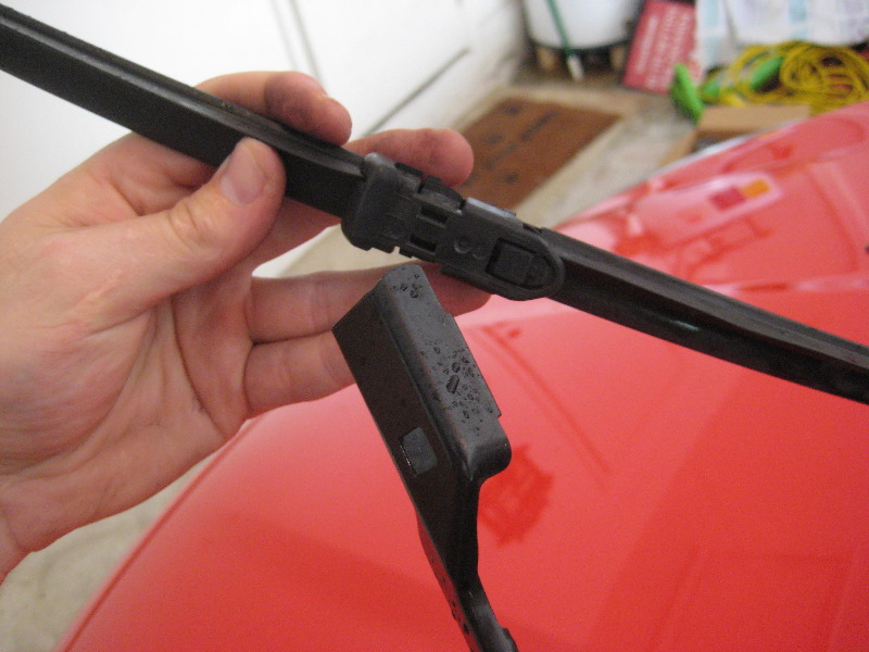 Ford-Fiesta-Windshield-Window-Wiper-Blades-Replacement-Guide-009