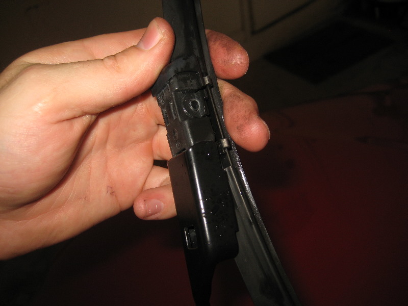 Ford-Fiesta-Windshield-Window-Wiper-Blades-Replacement-Guide-010