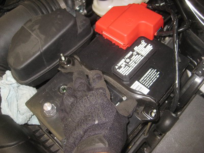 Ford-Flex-12V-Automotive-Battery-Replacement-Guide-027