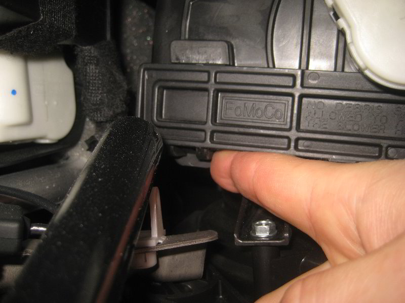 Ford-Flex-Cabin-Air-Filter-Replacement-Guide-012