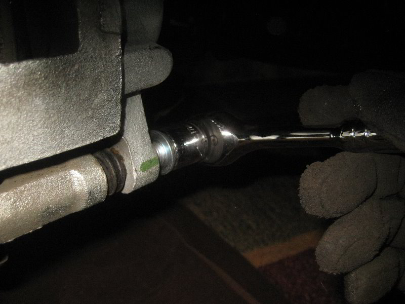 Ford-Flex-Front-Brake-Pads-Replacement-Guide-035