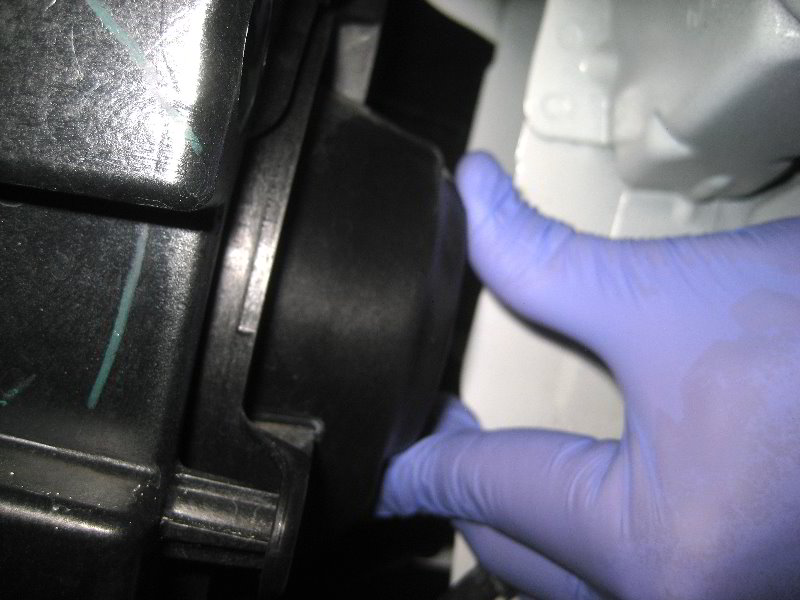 Ford-Flex-Headlight-Bulbs-Replacement-Guide-037