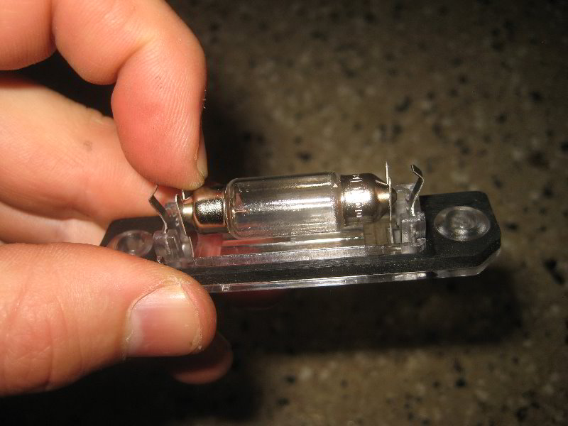 FordFlexRearLicensePlateLightBulbsReplacementGuide009