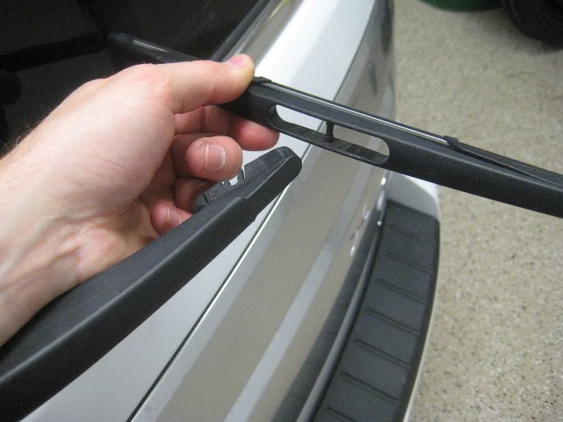 Ford-Flex-Rear-Window-Wiper-Blade-Replacement-Guide-010