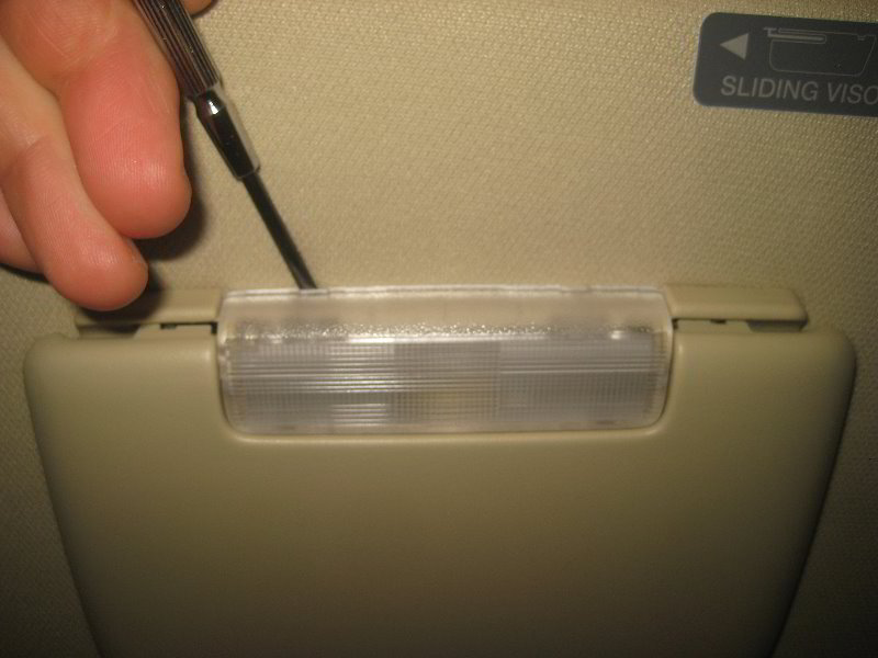 Ford-Flex-Vanity-Mirror-Light-Bulb-Replacement-Guide-003