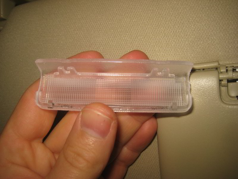 Ford-Flex-Vanity-Mirror-Light-Bulb-Replacement-Guide-006