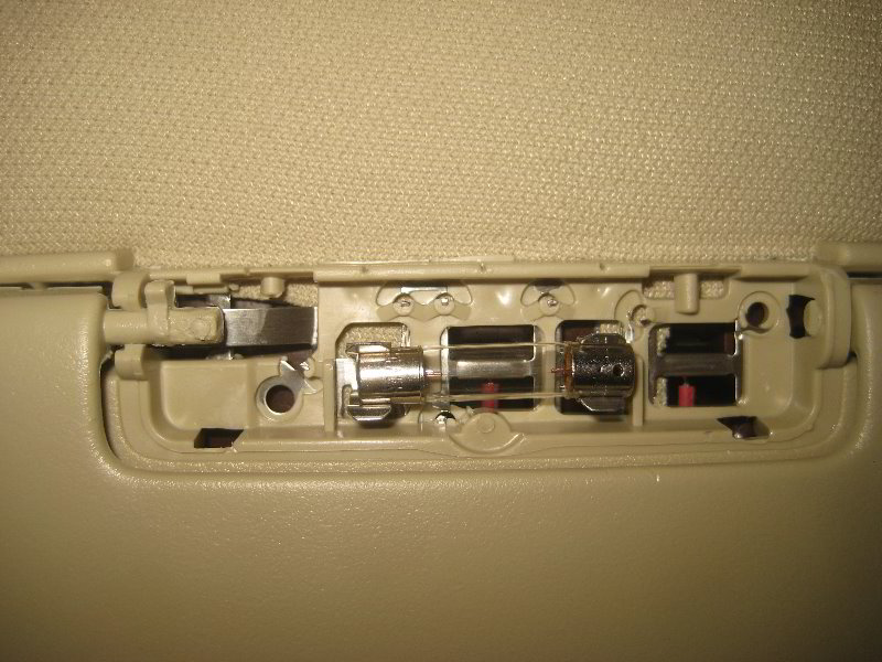 Ford-Flex-Vanity-Mirror-Light-Bulb-Replacement-Guide-007