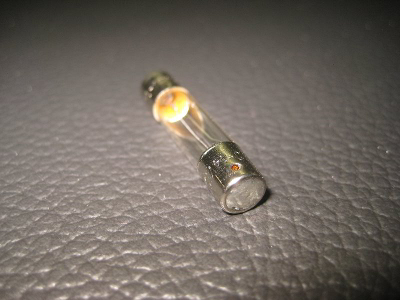 Ford-Flex-Vanity-Mirror-Light-Bulb-Replacement-Guide-011