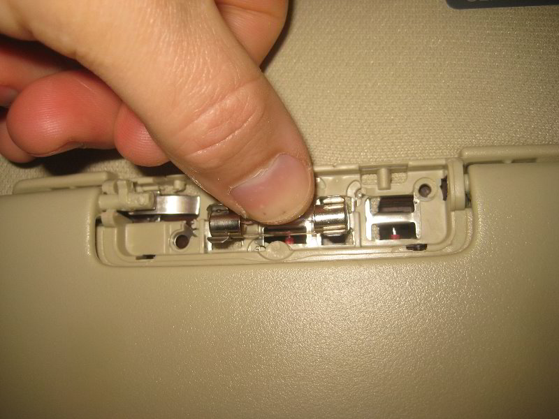 Ford-Flex-Vanity-Mirror-Light-Bulb-Replacement-Guide-012