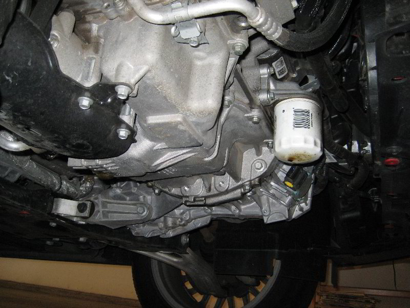 Замена масла в двигателе форд фокус. Масляный фильтр коробки Форд фокус 3 робот. Масляный фильтр Форд фокус 3. Фильтр масляный фокус 3 1.6 105. Масляный фильтр Форд фокус 3 1.6 125.