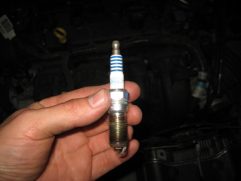 Ford-Focus-Duratec-20-Engine-Spark-Plugs-Replacement-Guide-011