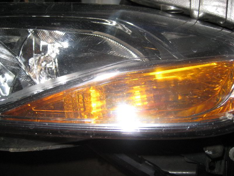 Ford-Focus-Headlight-Bulbs-Replacement-Guide-039