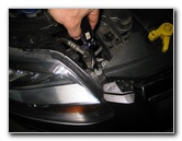 Ford-Focus-Headlight-Bulbs-Replacement-Guide-004