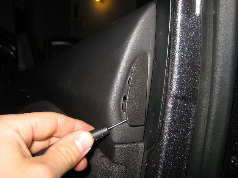 Ford-Focus-Interior-Door-Panel-Removal-Guide-007