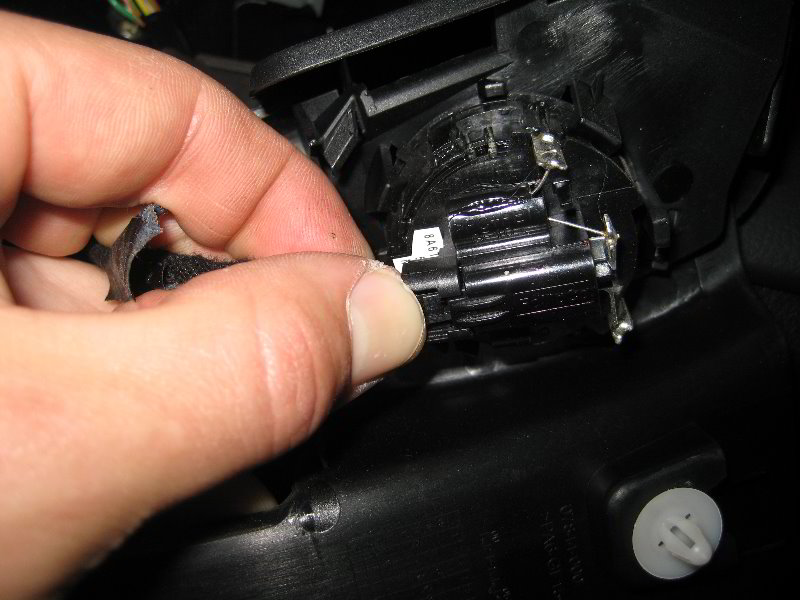 Ford-Focus-Interior-Door-Panel-Removal-Guide-022