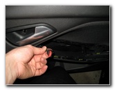 Ford-Focus-Interior-Door-Panel-Removal-Guide-044