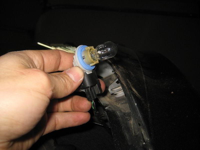 Ford-Focus-Tail-Light-Bulbs-Replacement-Guide-042