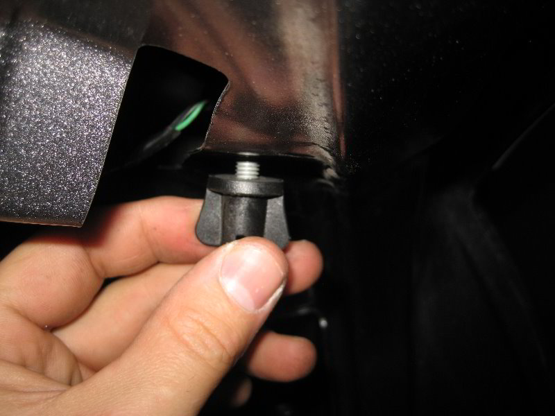 Ford-Focus-Tail-Light-Bulbs-Replacement-Guide-047