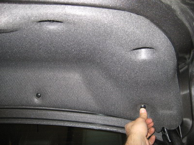 Ford-Focus-Tail-Light-Bulbs-Replacement-Guide-050