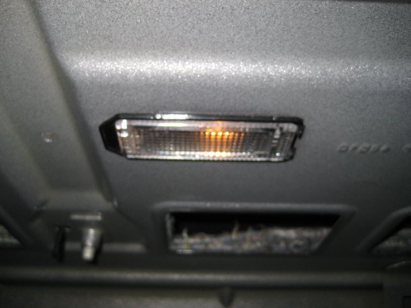 Подсветка багажника фокус. Плафон подсветки багажника Форд фокус 2. Ford Mondeo 4 плафон багажника. Лампа подсветки багажника Форд фокус 2. Плафон освещения багажника Форд фокус 2 хэтчбек.