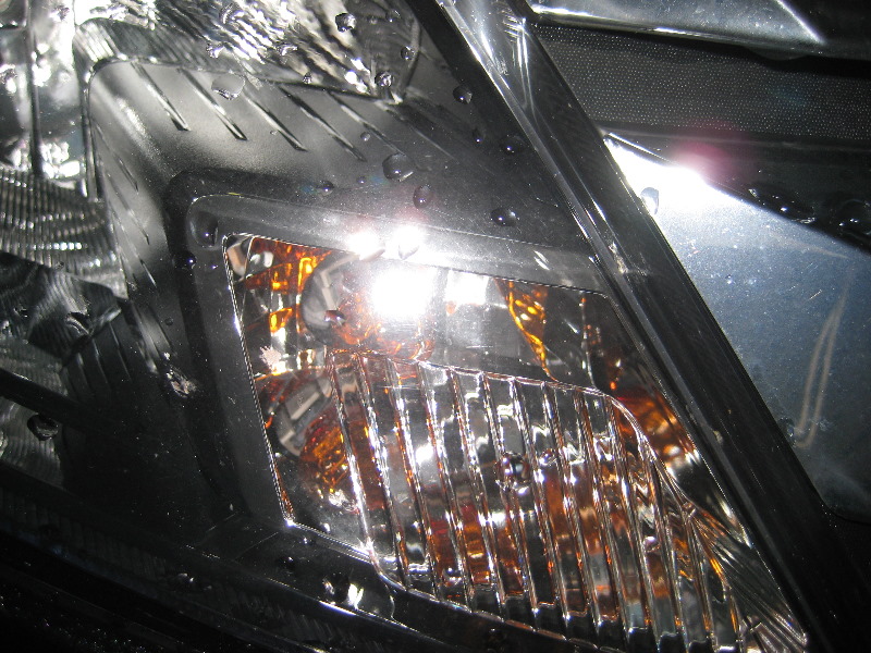 Ford-Fusion-Headlight-Bulbs-Replacement-Guide-002