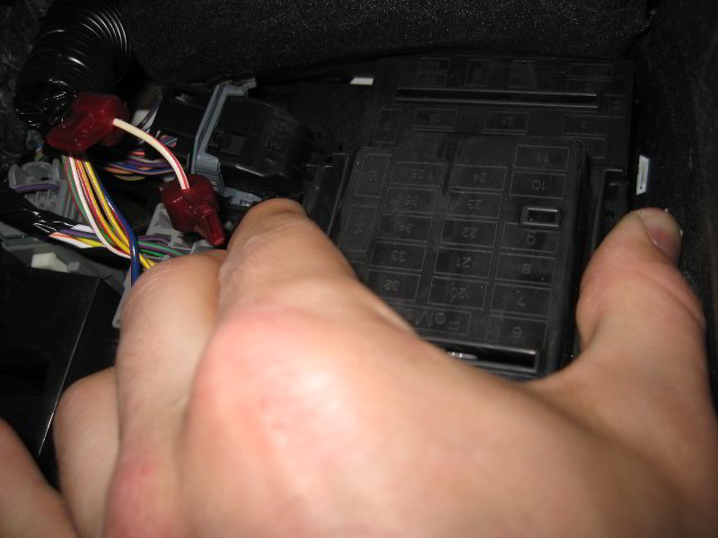 Ford-Mustang-Electrical-Fuse-Replacement-Guide-009