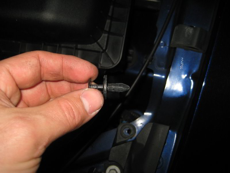 Ford-Mustang-Fog-Light-Bulbs-Replacement-Guide-004