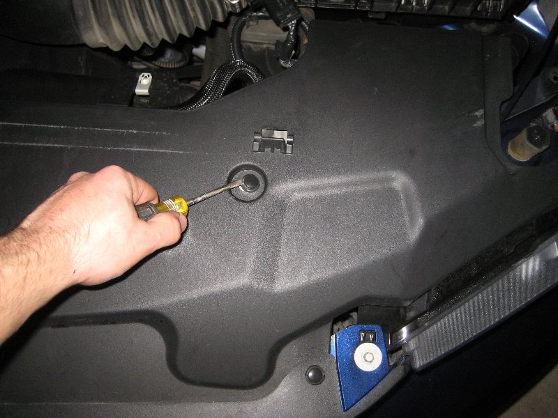 Ford-Mustang-Fog-Light-Bulbs-Replacement-Guide-005