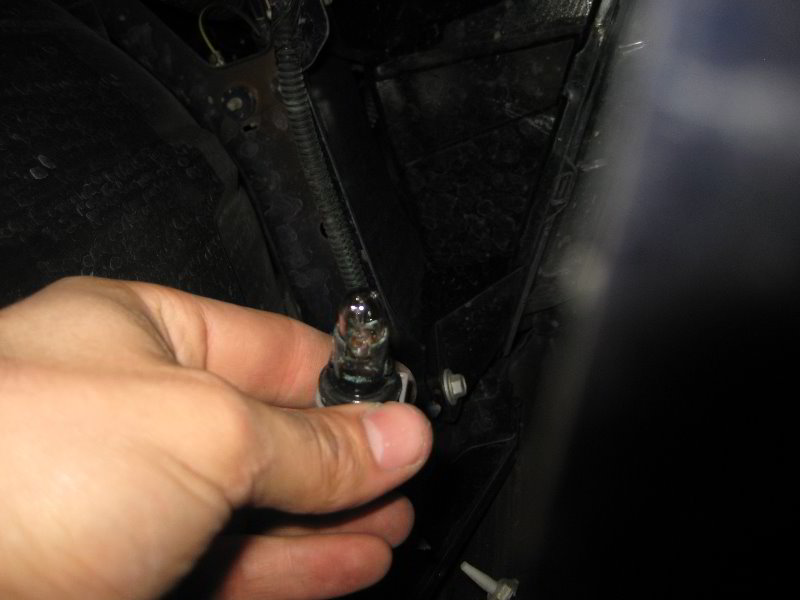 Ford-Mustang-Front-Side-Marker-Light-Bulb-Replacement-Guide-011