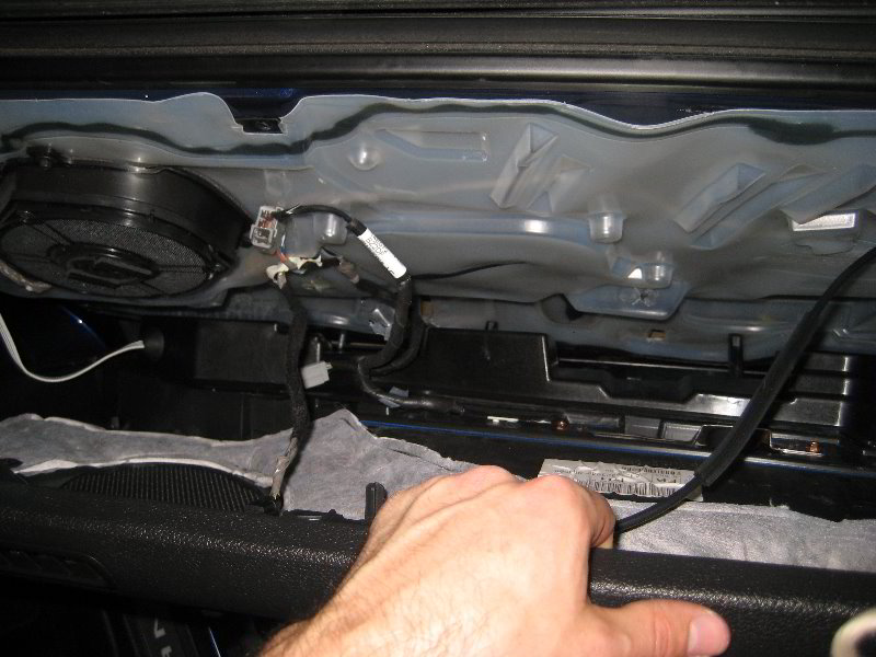 Ford-Mustang-Interior-Door-Panel-Removal-Guide-034