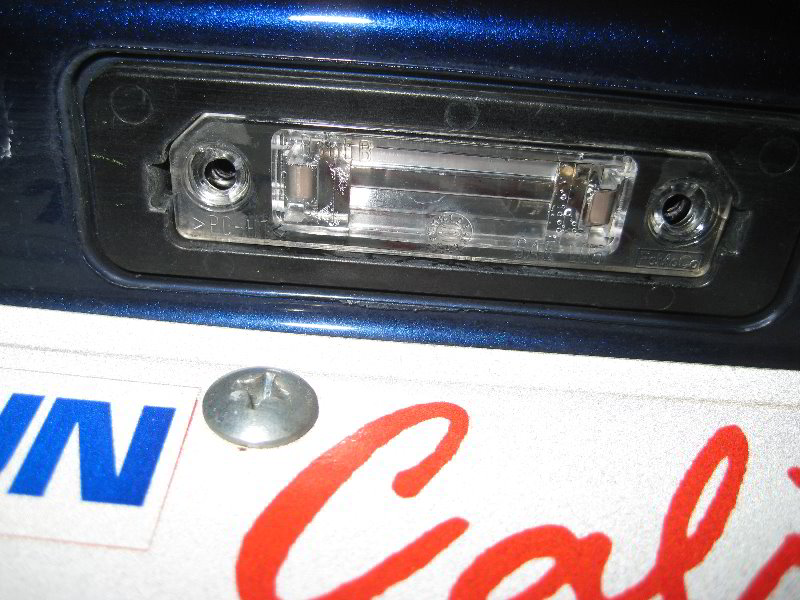 Ford-Mustang-License-Plate-Light-Bulbs-Replacement-Guide-012