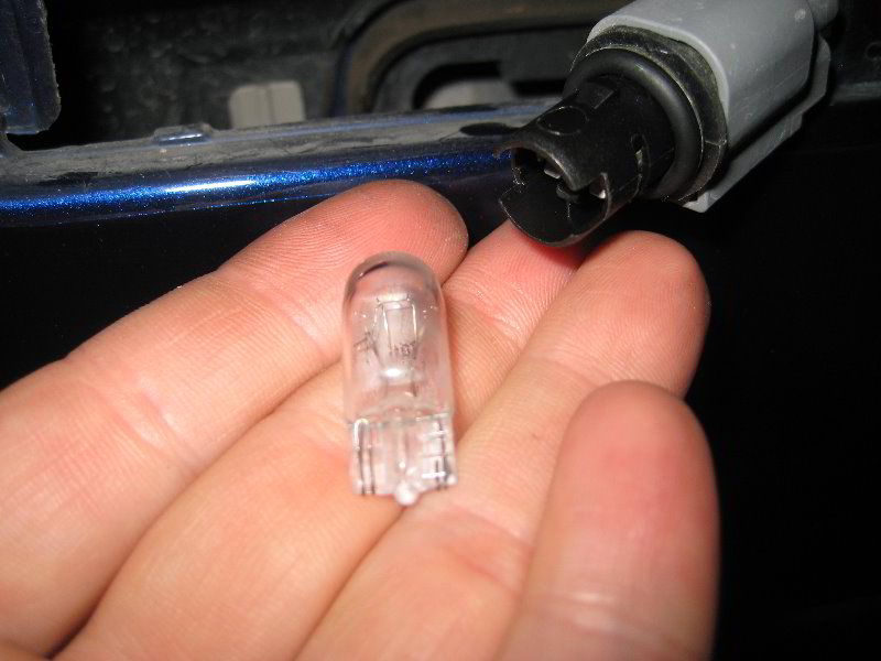 Ford-Mustang-Rear-Side-Marker-Light-Bulb-Replacement-Guide-006