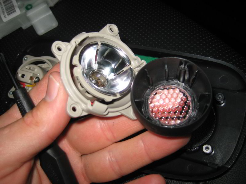 Ford-Taurus-Dome-Light-Bulbs-Replacement-Guide-015
