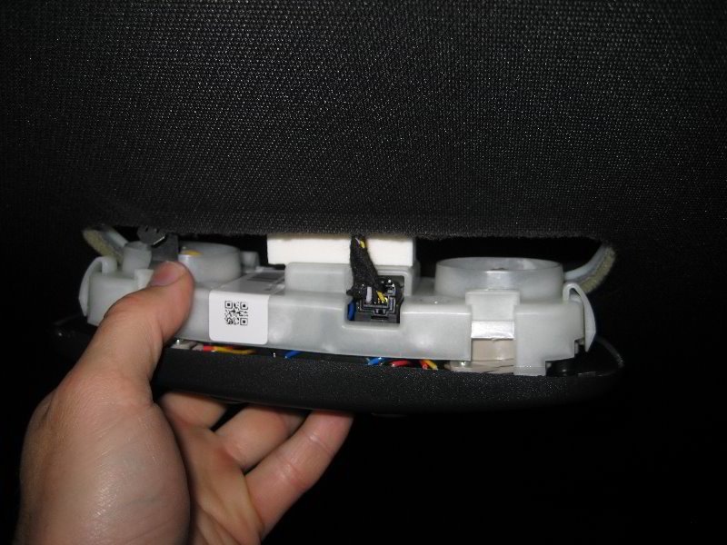 Ford-Taurus-Dome-Light-Bulbs-Replacement-Guide-032