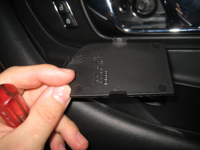 Ford-Taurus-Interior-Door-Panels-Removal-Guide-003