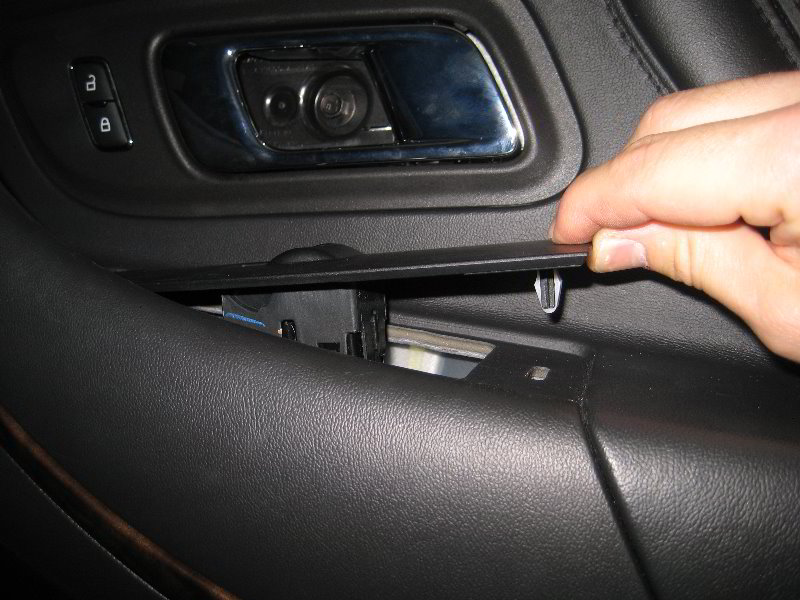 Ford-Taurus-Interior-Door-Panels-Removal-Guide-056