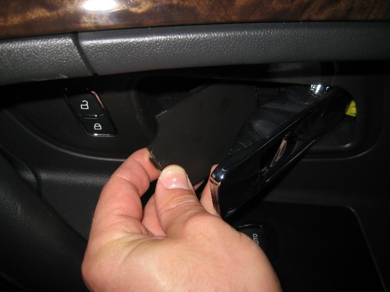 Ford-Taurus-Interior-Door-Panels-Removal-Guide-066