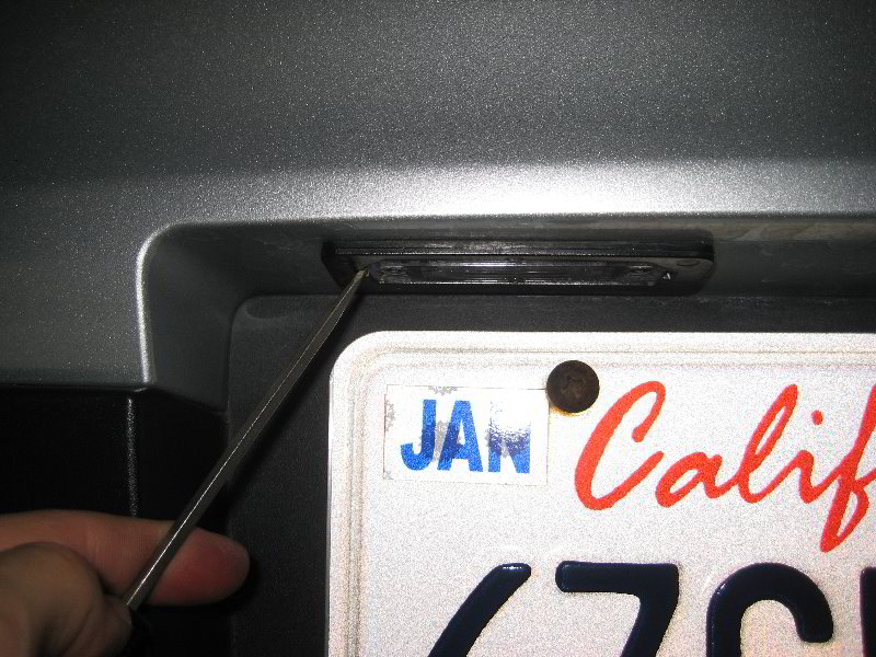 Ford-Taurus-License-Plate-Light-Bulbs-Replacement-Guide-004