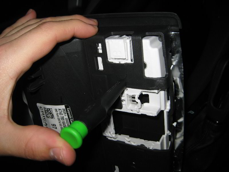 Ford-Taurus-Map-Light-Bulbs-Replacement-Guide-010