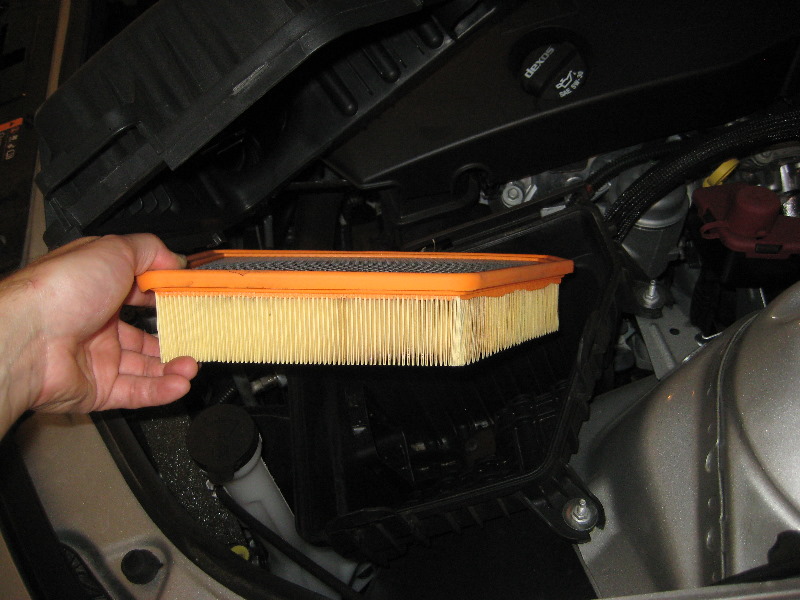 GM-Chevrolet-Camaro-Engine-Air-Filter-Replacement-Guide-006