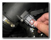 GM-Chevrolet-Camaro-Headlight-Bulbs-Replacement-Guide-048