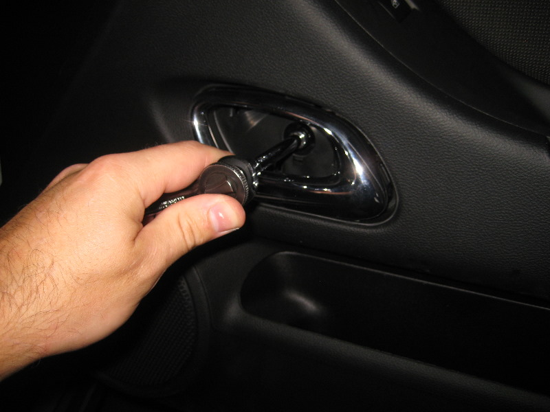 GM-Chevrolet-Camaro-Interior-Door-Panel-Removal-Guide-008