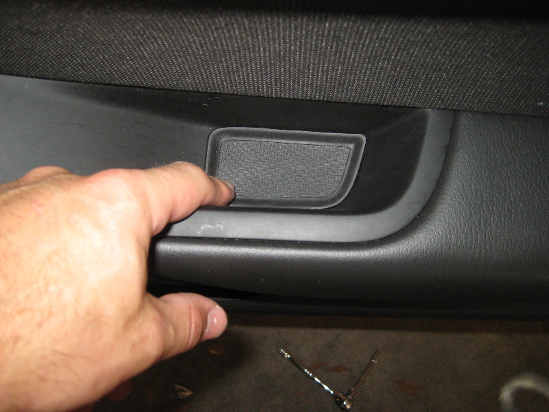 GM-Chevrolet-Camaro-Interior-Door-Panel-Removal-Guide-059