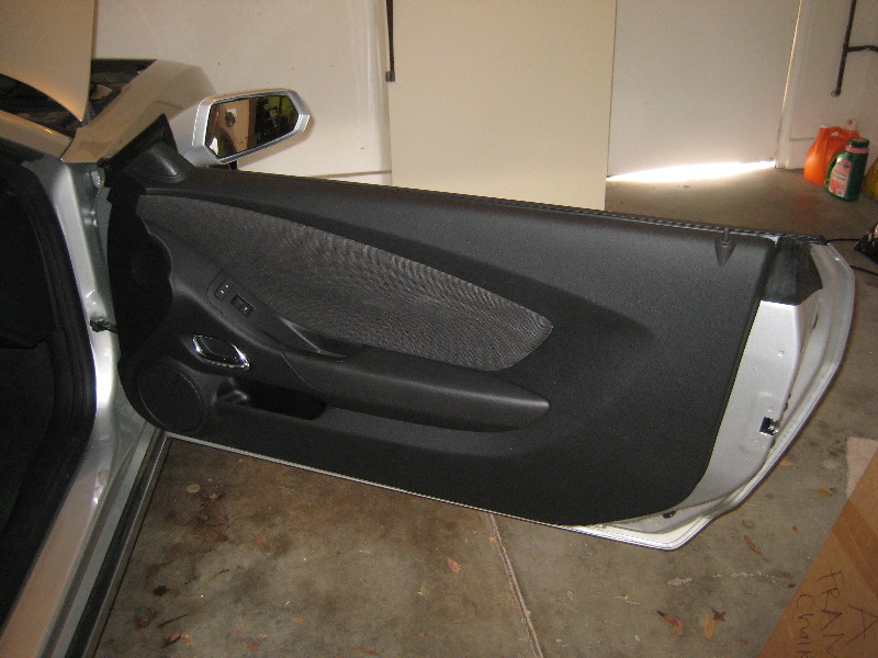 GM-Chevrolet-Camaro-Interior-Door-Panel-Removal-Guide-060